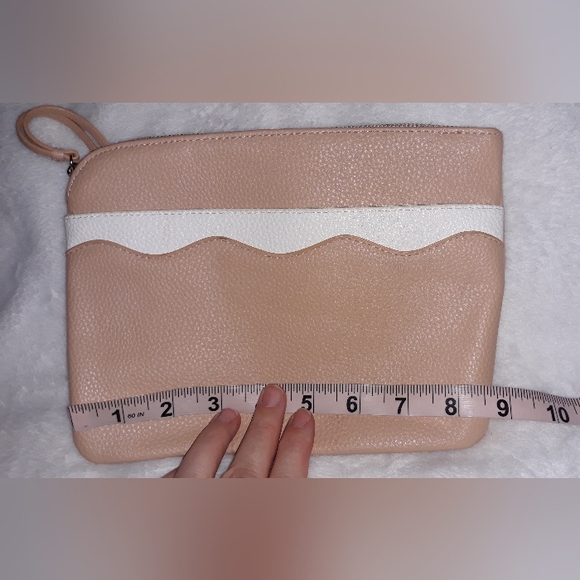 CHLOE PARFUM Peach Pebbled Leather Large Zip Cosmetic Bag - Picture 5 of 7